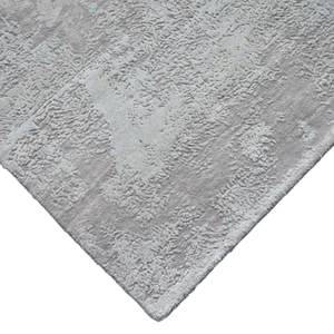 Tapis moderne abstrait noué à la main en laine et soie, gris argenté bleu aquarelle, effet vieilli, pour salon - Product Image 3