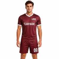 Camiseta de Fútbol Roja Personalizable para Hombre, Manga Corta, Cuello en V, Poliéster, Ropa Deportiva de Equipo con Impresión de Nombre y Número, Secado Rápido, Verano