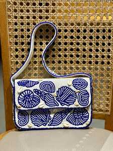 Sac à bandoulière de luxe multicolore perlé pour femmes avec un design attrayant et une qualité artisanale supérieure - Product Image 2