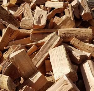 Leña de madera dura vietnamita al por mayor a precio de fábrica - La mejor leña para minimizar el humo y lograr alta temperatura - Product Image 4