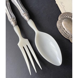 Elegant Bakelite & Metal Salad Servers Set And Silver Plated Finish For Serving Salads - Product Image 5