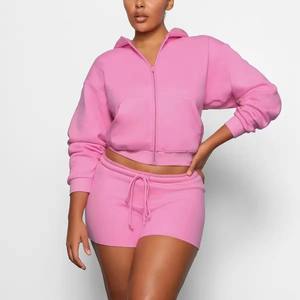 Conjunto de Sudadera y Pantalones Cortos de Felpa con Cuello Redondo y Puños Acanalados para Mujer, Tallas Grandes, Personalizable con Logotipo - Product Image 4