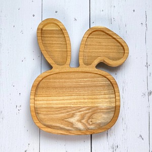 Assiette en bois en forme de lapin, idéale pour les fêtes d'anniversaire des enfants, pour servir des cupcakes et des collations ou présenter du chocolat et des bonbons, en provenance d'Inde. - Product Image 5