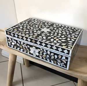 Organisateur de bijoux artisanal en nacre, boîte de rangement décorative de luxe en mosaïque pour bijoux, accessoires, souvenirs et objets de valeur - Product Image 3