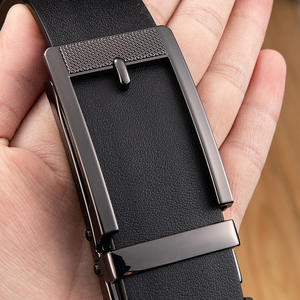 Ceinture en cuir de vachette véritable vintage écologique avec boucle à ardillon en cuivre pour homme, fabriquée sur mesure - Product Image 5