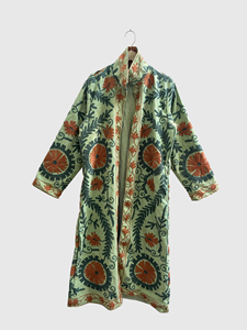 Veste en velours pour femmes grande taille, col mandarin, manches longues, motif floral brodé à la main, manteau long, vêtements d'hiver - Product Image 1
