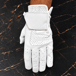 Gants de golf personnalisés respirants en cuir de cabretta de mouton blanc avec logo en caoutchouc et emballage haut de gamme - Product Image 1