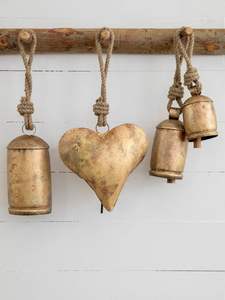 Home decor Modern Style Gold Metal Wind Chime Bells Greatest Quality Fancy Design <b>Wall</b> Hanging Cow Bell <b>Christmas</b> Decoration - Product Image 2