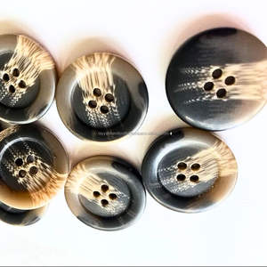 Bouton en corne de buffle noir avec teinte blanche naturelle Nouvelle Arrivée - Product Image 4