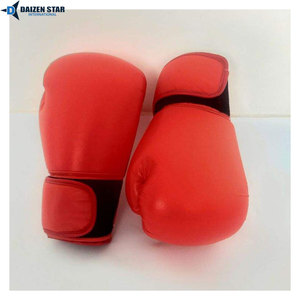 Gants de boxe Daizen Star International en cuir PU avec fermeture Velcro et sangle de poignet réglable pour adultes – Équipement d'entraînement - Product Image 3