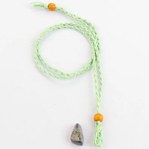 สร้อยคอมาคราเม่ทำมือประดับคริสตัลสีส้ม จี้ห้อยคริสตัล สายปรับได้สีดำ เครื่องประดับสไตล์โบโฮสำหรับผู้หญิง - Product Image 3