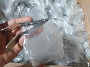 Tijeras manuales de acero inoxidable para quitar suturas, para uso hospitalario y quirúrgico, Regal Impex - Product Image 3