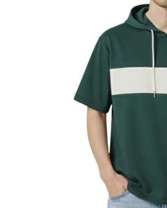 Camiseta con Capucha de Manga Corta Verde Oscuro Personalizada para Hombre con Bolsillo de Contraste, Estilo Casual Urbano, Top Pullover, Venta al por Mayor OEM - Product Image 3