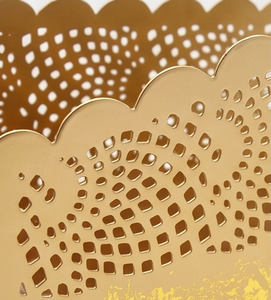 Porte-serviettes en métal plaqué or fait main, de qualité supérieure, au design élégant, parfait pour la décoration de table à la maison et lors d'événements. - Product Image 2