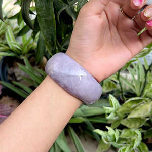 Bracelet jonc en résine effet marbre violet rayonnant, fait main, de haute qualité, élégant, large, style Kada, bijou de mode massif - Product Image 3