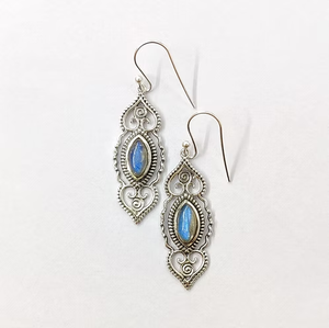 Pendientes de Labradorita Marquise Hechos a Mano en Plata 925 con Diseño de Inspiración Tradicional, Accesorio de Moda - Product Image 3