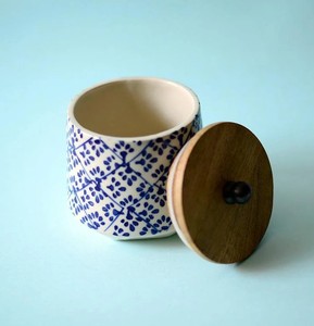 Pot de rangement en céramique à succès avec couvercle en bois, récipient de cuisine hermétique, organisateur à motifs artisanaux, décoration élégante - Product Image 3