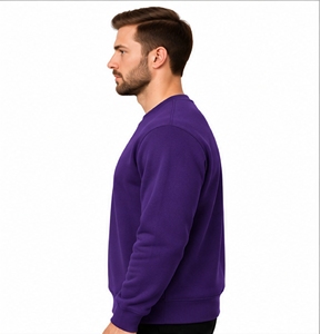 Sweat-shirt à col rond pour homme Index Apparel, imprimé loup, violet, coupe classique, tricot en coton, vêtement d'automne - Product Image 3