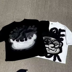 Camiseta Blanca de Manga Corta con Cuello Redondo para Hombre, Corte Regular, Estilo Urbano, Estampado Gráfico de Dibujos Animados en la Parte Delantera - Product Image 2