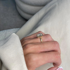 Bague de fiançailles et de mariage en or jaune 14 carats avec diamant de laboratoire taille émeraude 3 carats, cadeau de fête, bijoux - Product Image 3