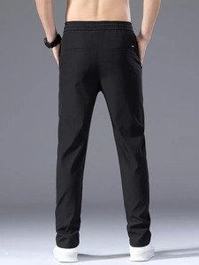 Pantalon plissé classique pour homme, en tissu de haute qualité, au look raffiné et à la coupe confortable, idéal pour le bureau et les occasions formelles. - Product Image 2