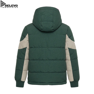เสื้อแจ็คเก็ตพัฟเฟอร์ผู้ชายสีเขียวเข้มและสีเบจคุณภาพสูงแบบ OEM พร้อมฮู้ด  เสื้อแจ็คเก็ตบุผ้านวมสำหรับฤดูหนาวที่ให้ความอบอุ่น พร้อมซิปเต็มตัวและฮู้ด - Product Image 2