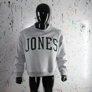 Sudadera de cuello redondo JONES ASH GREY para hombre, de forro polar liso con lavado vintage, de la marca Finerthreds. - Product Image 1