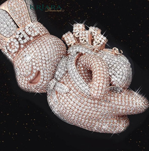 Colgante de Conejo de Plata 925 Bañado en Oro de 14K con Diamante Moissanita de Corte Brillante Redondo, Amuleto de Lujo Temático para Regalo - Product Image 3