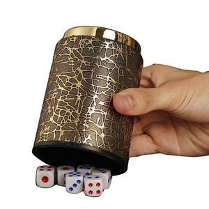 Gobelet à dés double en cuir PU de luxe classique moulé à la main de haute qualité avec logo personnalisé pour les jeux - Product Image 4