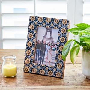 Cadre photo en bois et résine personnalisable fait main avec logo sur mesure – Décoration d'intérieur de luxe unique et audacieuse - Product Image 3
