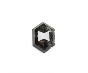 Diamante Negro Rústico de Corte Hexagonal de 6.50 Ct Cultivado en Laboratorio, OM GEMS, Certificado por Terceros - Product Image 4