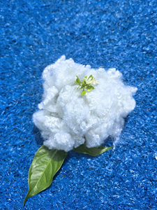 Fibra de Poliéster Reciclada Siliconizada Hueca Conjugada HCD de 15Dx64mm, 100% Poliéster, Anti-Distorsión, Anti-Estática, para Relleno de Almohadas - Product Image 2