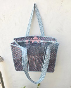 Bolso Tote Acolchado de Algodón Jaipuri, Ecológico, Hecho a Mano, con Estampado de Bloques, Asas a Rayas, Amplio, con Cordón Ajustable - Product Image 1