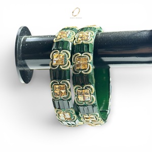 Ensemble de bracelets en verre tendance de style cachemiri, plaqués or, vert foncé, bijoux indiens, fabricant en gros - Product Image 4