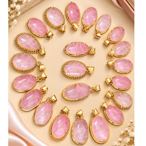 Pendentifs en quartz rose naturel et agate, pierres précieuses en cristal, écologiques, faits à la main, plaqués or, irréguliers, semi-précieux, Gujarat F - Product Image 1