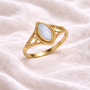 Bague en laiton avec pierre de lune taille marquise, taille fixe, faite à la main, pour femme, Moku Jewellery, Juin, sans placage - Product Image 4
