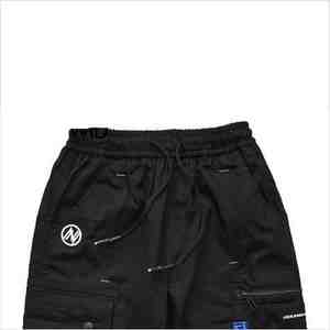 กางเกงซับในรัดรูปพรีเมียมสำหรับผู้ชาย ผลิตจากวัสดุยืดหยุ่นเรียบลื่น สวมใส่สบายสำหรับการเล่นกีฬาในชีวิตประจำวัน - Product Image 4