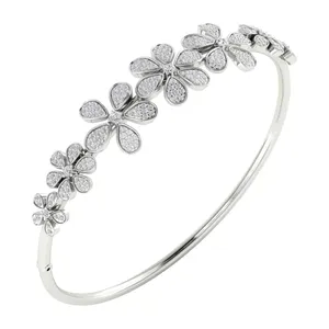 กำไลข้อมือเพชรเลี้ยงในห้องปฏิบัติการ EtherStar Jewels 2.25 กะรัต ดีไซน์ดอกไม้หรูหรา ทองคำแท้ 18K ประดับดอกไม้ 7 ดอก ของขวัญเครื่องประดับชั้นดี - Product Image 2