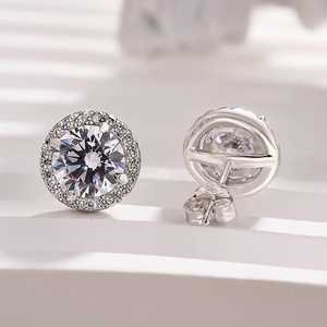 Boucles d'oreilles clous en moissanite scintillante avec halo de diamants, taille ronde, en argent sterling 925 plaqué or, cadeau de fiançailles pour les amoureux - Product Image 4