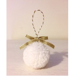 Boules de pompons douces et colorées en fil acrylique blanc neige, achat direct auprès du fournisseur au prix de gros - Product Image 1