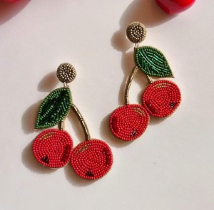 Colección Verano 2026: Pendientes de Aro de Lujo Ligero con Bordado Artesanal y Cuentas, Ideales para Bodas y Eventos Festivos - Product Image 1