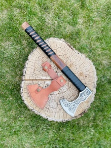 Hache Viking Traditionnelle Faite à la Main en Acier à Haute Teneur en Carbone avec Manche en Bois et Fourreau en Cuir – Couteaux de Chasse Tactiques Utilitaires en Gros - Product Image 5
