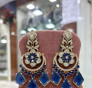 Pendientes Largos Brillantes de Latón Chapado en Oro de Alta Calidad con Circonitas, para Fiestas y Eventos Nocturnos, Moda Femenina - Product Image 3