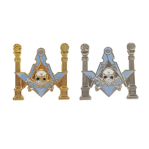 Épinglette personnalisée en métal émaillé souple, plaquée or et argent, avec motifs Boussole maçonnique, Croix et les Piliers, Fabricant d'épinglettes maçonniques - Product Image 1