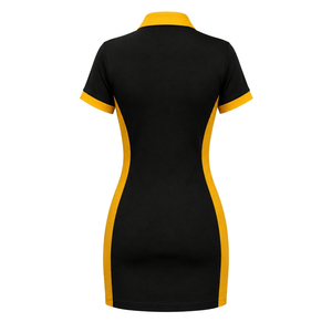 Vestido Polo Negro y Dorado para Mujer, Cuello en Contraste, Manga Corta, Uniforme Deportivo con Paneles Laterales y Emblema en el Pecho - Product Image 6