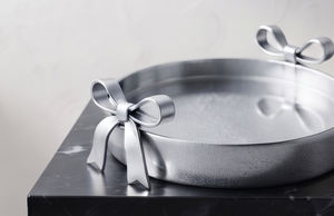 Plateau rond décoratif en aluminium argenté avec nœud, idéal pour les fêtes de Noël et la vaisselle de table – Vente en gros fabricant - Product Image 3