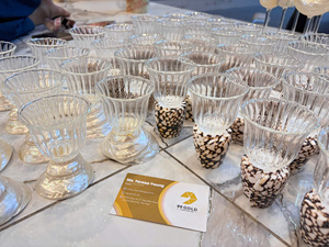 Tasse en verre artisanale en forme de coquillage |   Verre à cocktail et à dessert de qualité supérieure de 24 oz pour les fêtes - Product Image 3