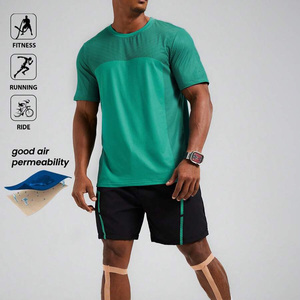 Tenue de football athlétique personnalisée : Maillot et short imprimés pour équipe, séchage rapide, protection UV, idéal pour les tournois et l'entraînement en club en été - Product Image 5