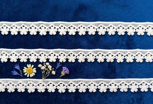 Ribete de Encaje Floral Bordado en Poliéster Blanco Ecológico de Primera Calidad, con un Encantador Diseño de Margaritas, para Prendas de Vestir y Decoración del Hogar - Product Image 2