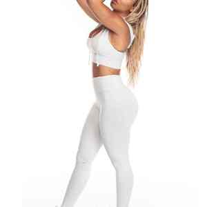 Conjunto de yoga para mujer, fabricado en Pakistán, personalizado, sin costuras, para gimnasio, 2 piezas, bra y leggings. - Product Image 4